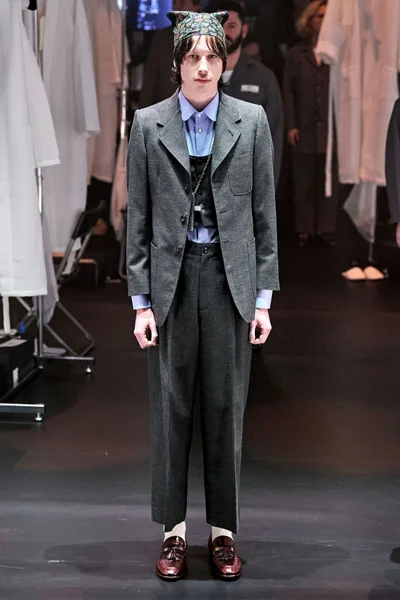 Look 19
